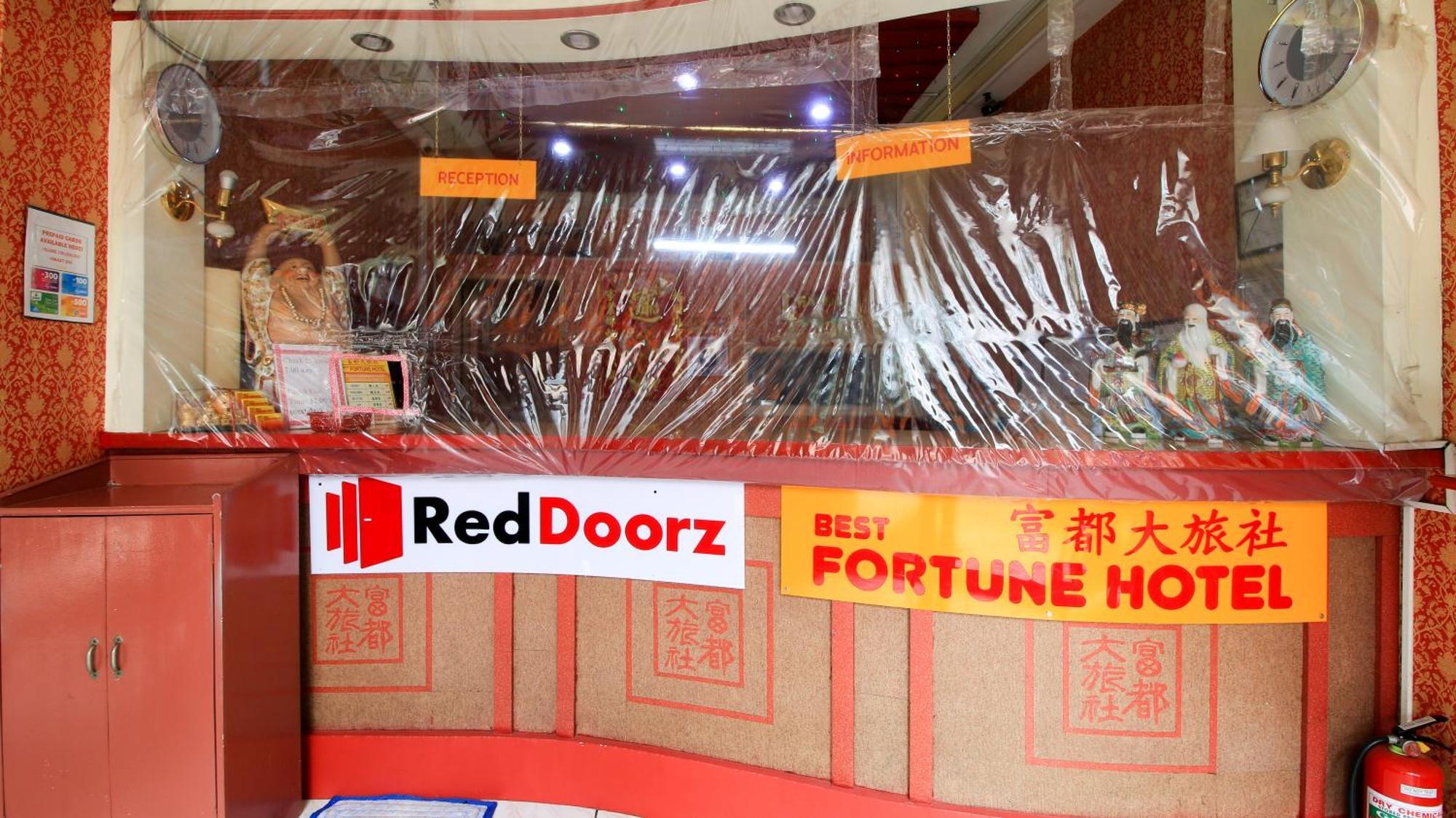 红多兹普拉斯酒店-岷伦洛中国城 马尼拉 外观 照片