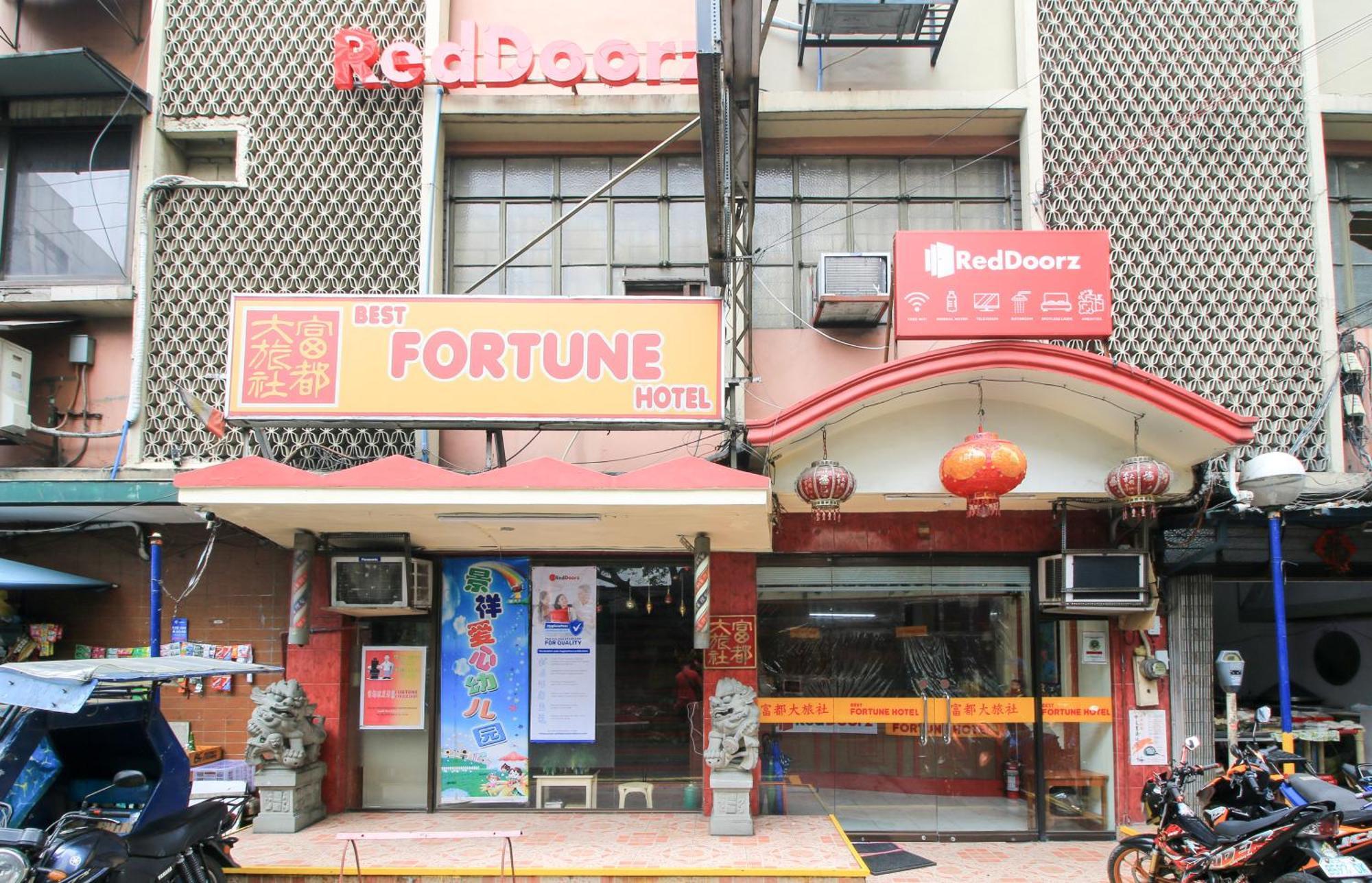 红多兹普拉斯酒店-岷伦洛中国城 马尼拉 外观 照片